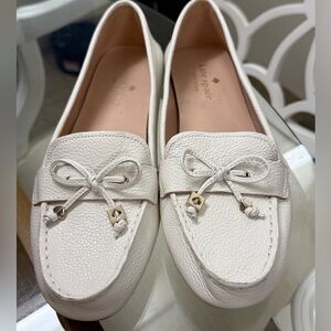 NWO BOX Kate Spade Women's Elegant White Loafers Size 9